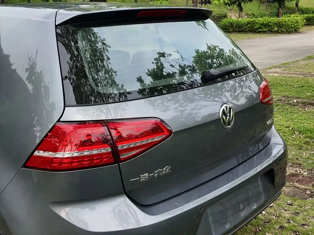 Volkswagen Golf 2014 1.6L AT Fashion