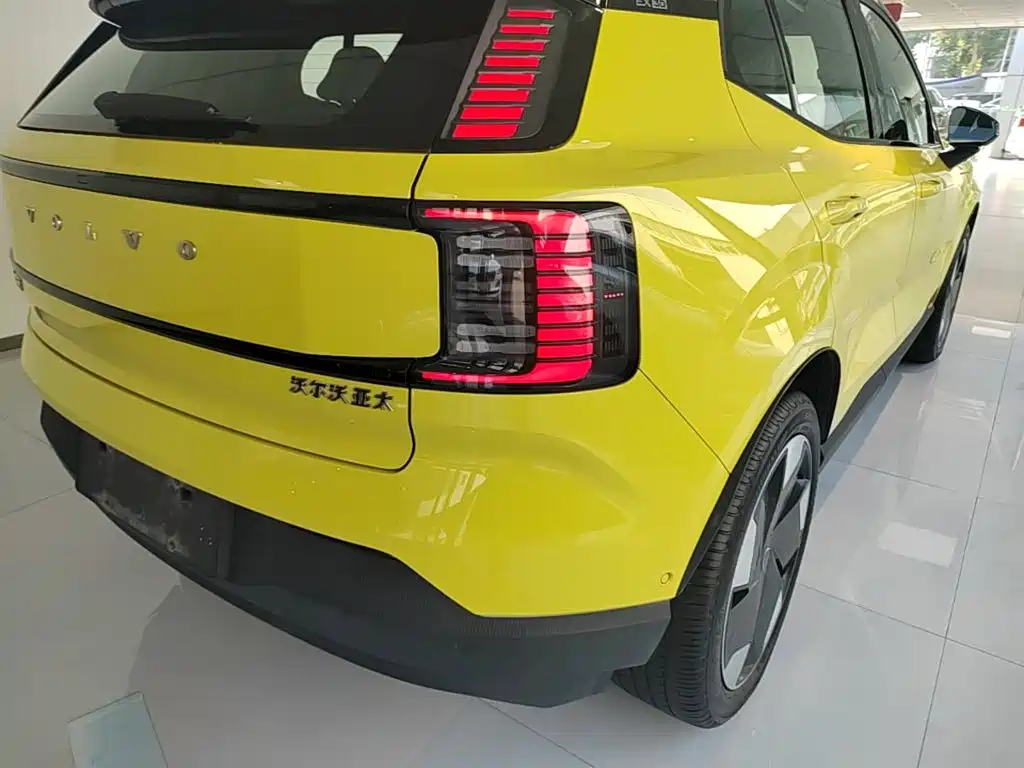 Volvo EX30 — миниатюра 8