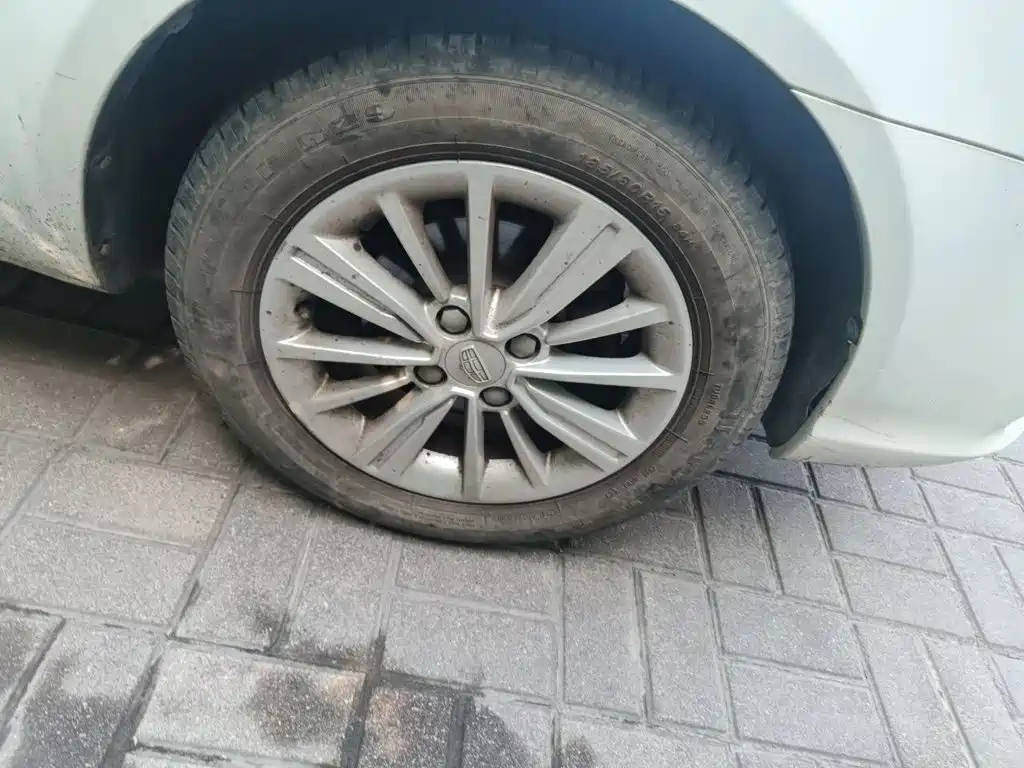 Geely King Kong — миниатюра 8