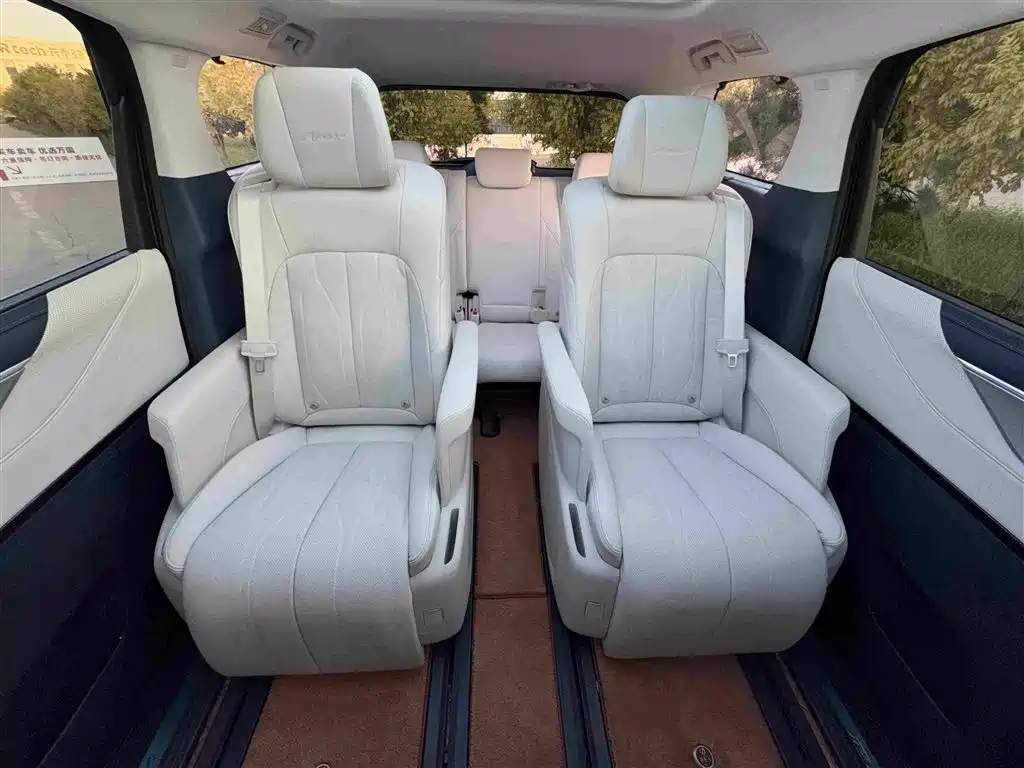 Buick GL8 Hybrid — миниатюра 11