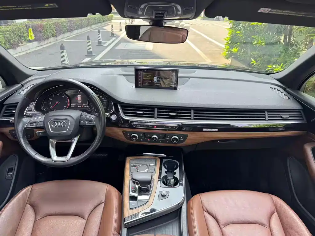 Audi Q7 — миниатюра 9