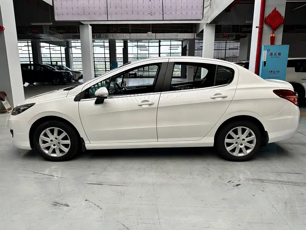 Peugeot 308 — миниатюра 5