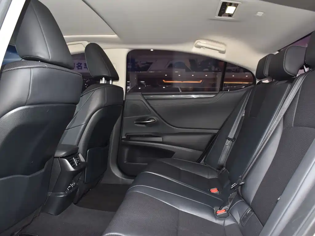 Lexus ES 2018 200 V