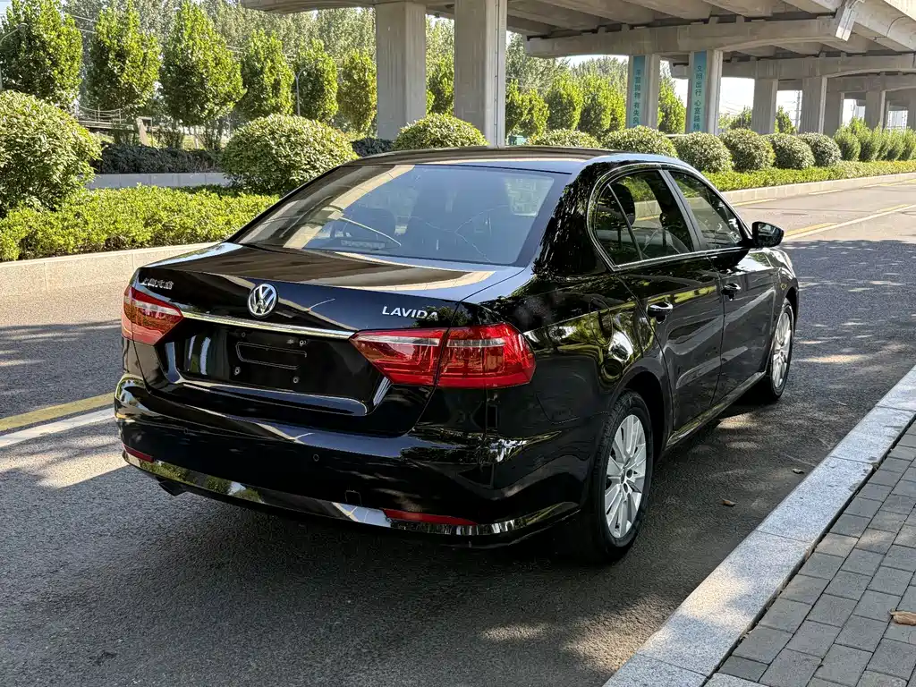 Volkswagen Lavida — миниатюра 6