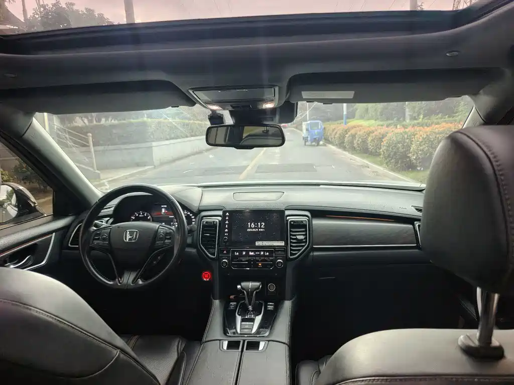 Honda UR-V — миниатюра 9