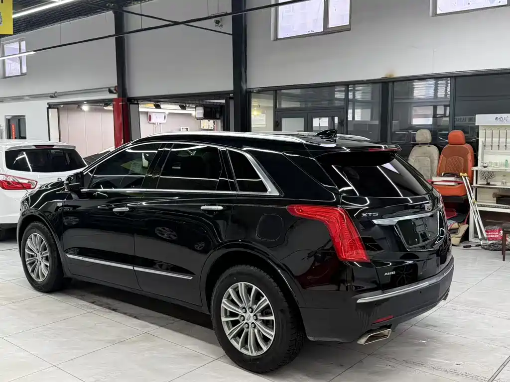 CADILLAC XT5