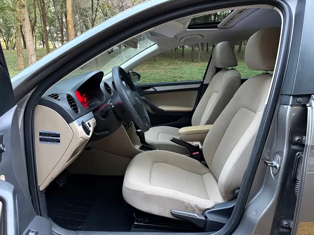 Volkswagen Jetta — миниатюра 7
