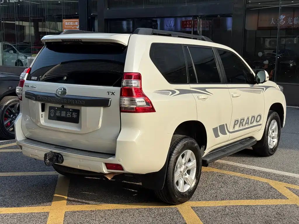 TOYOTA PRADO