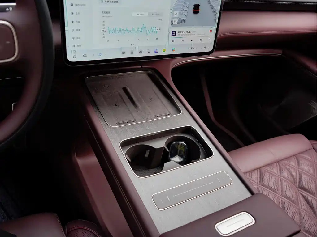 NIO ES8 — миниатюра 12