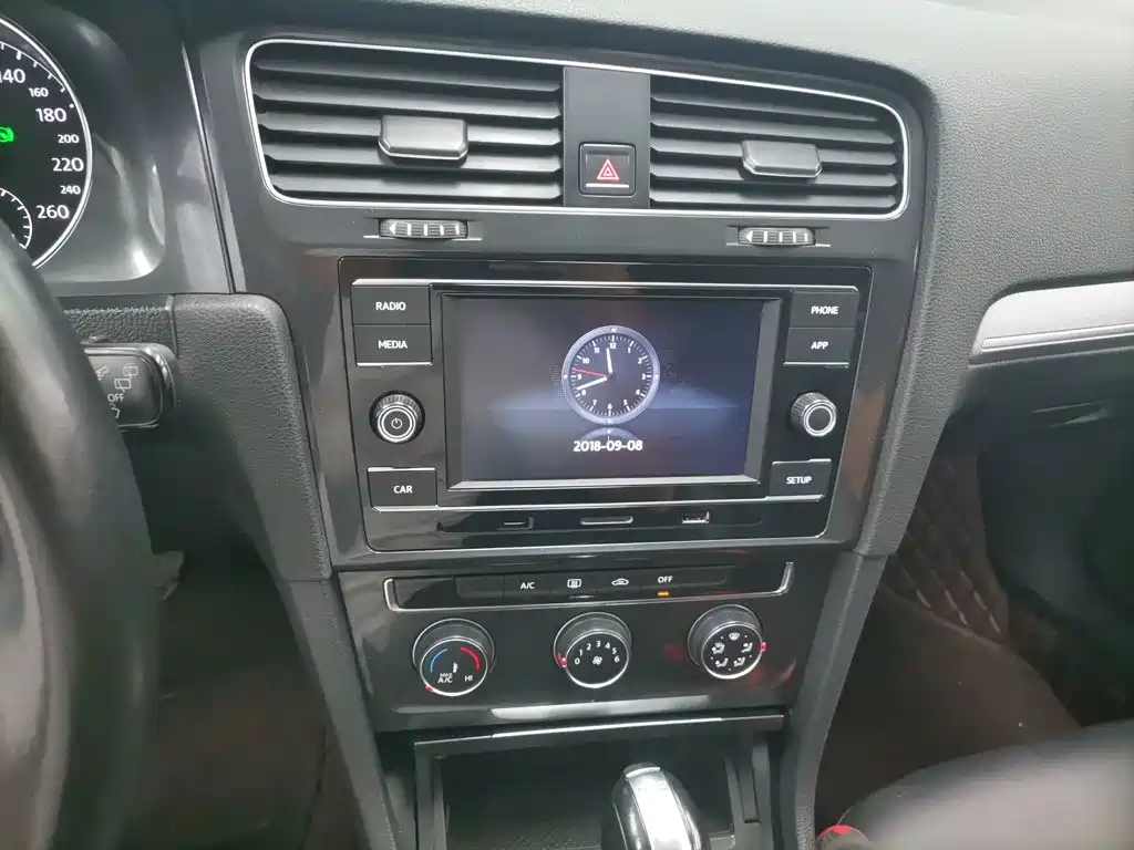 Volkswagen Golf — миниатюра 13
