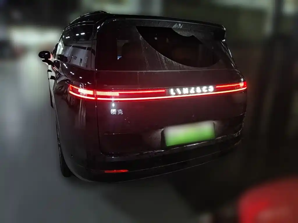 Lynk & Co 900 2025 1.5T Ultra 6 мест