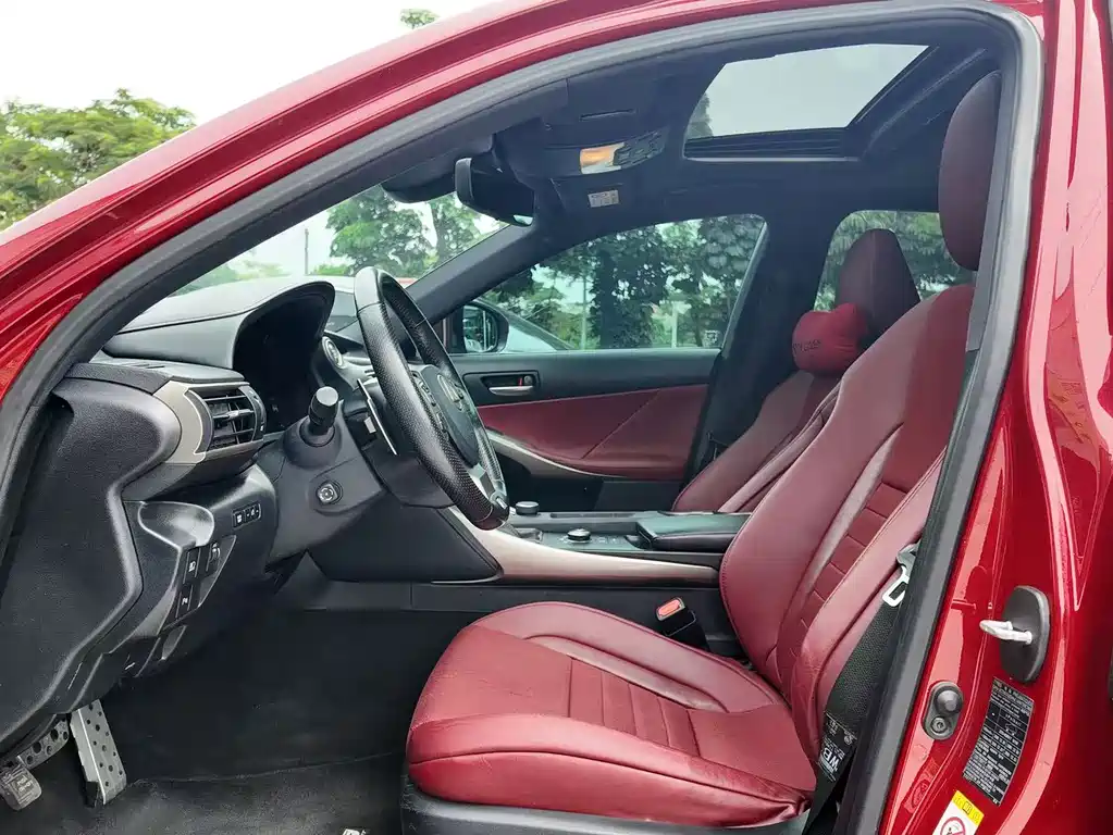 Lexus IS 2017 300 F SPORT