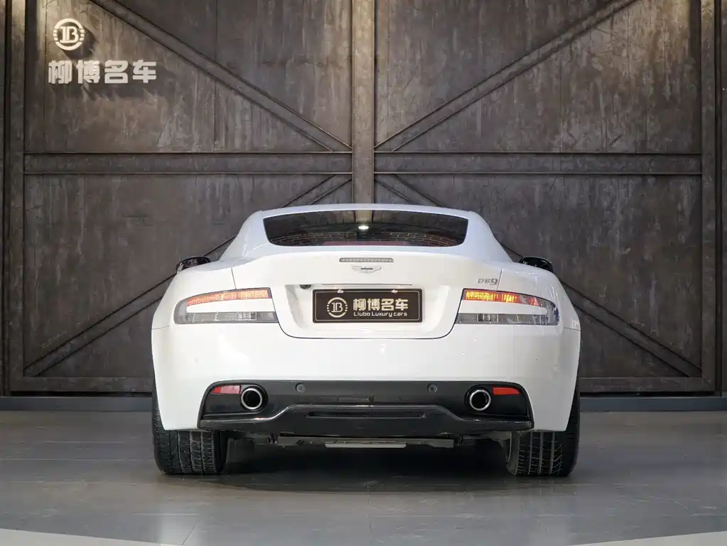 Aston Martin DB9 — миниатюра 2