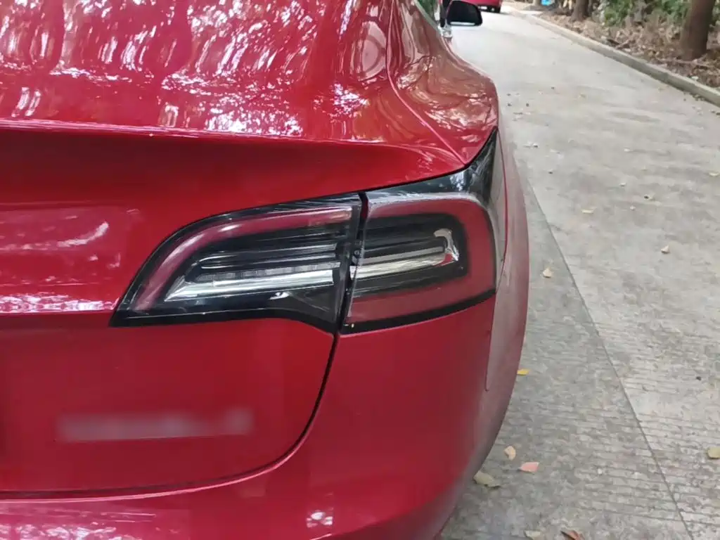Tesla Model 3 — миниатюра 8