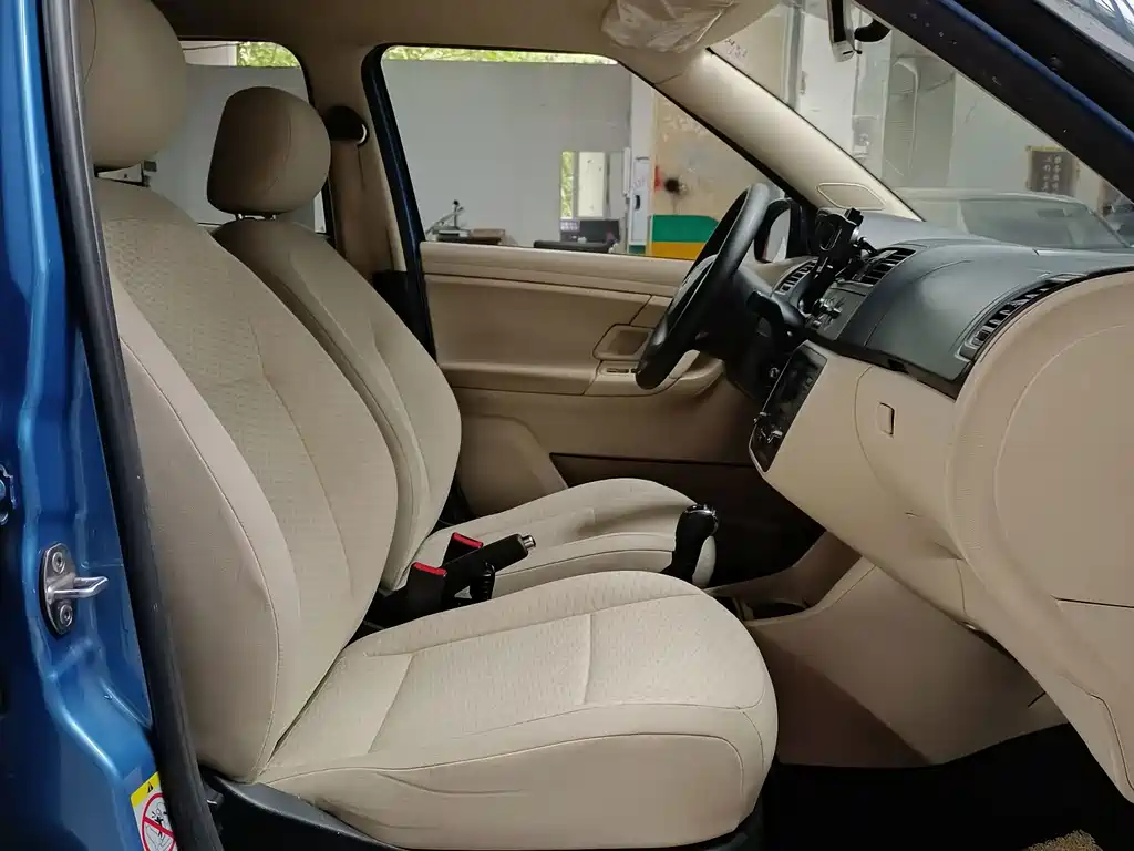 Skoda Fabia — миниатюра 10