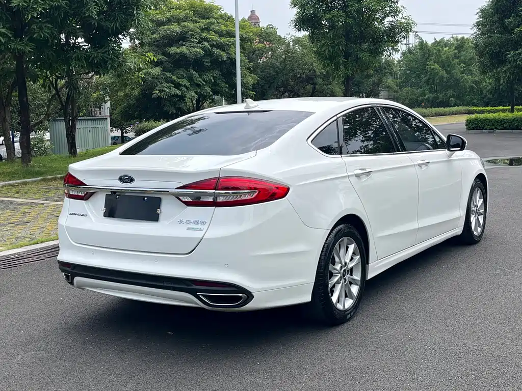 Ford Mondeo — миниатюра 7
