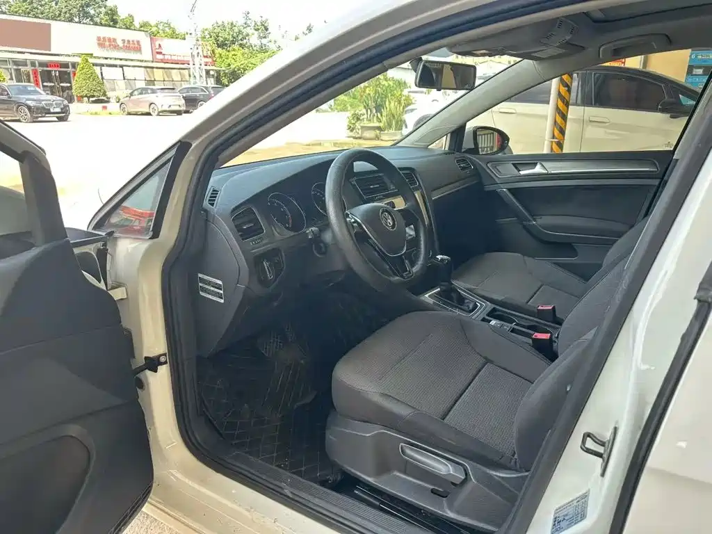 Volkswagen Golf — миниатюра 6