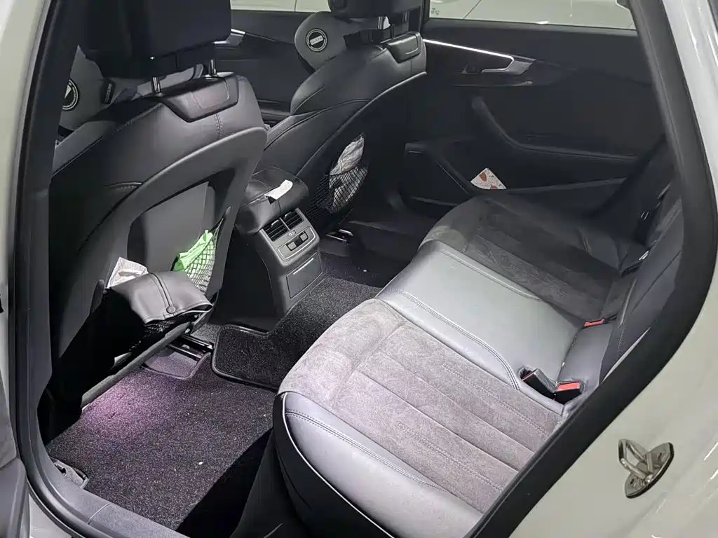 Audi A4L 2023 45 TFSI quattro