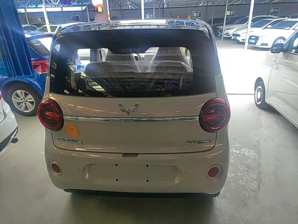 Wuling MINIEV — миниатюра 6