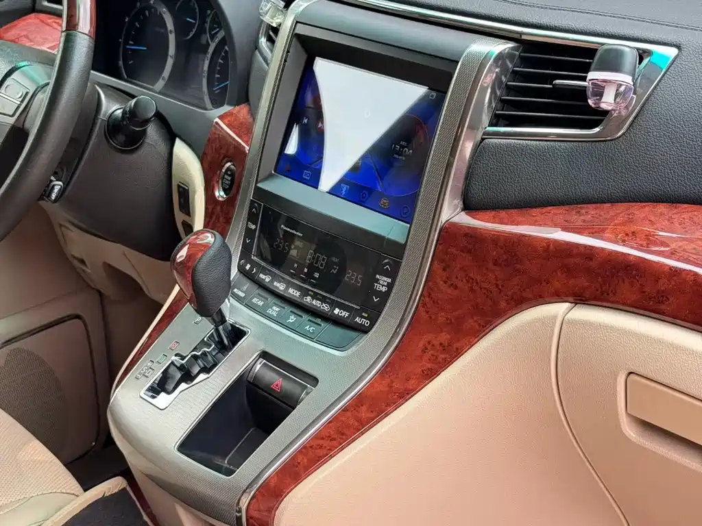 Toyota Alphard 2011 3.5L Luxury