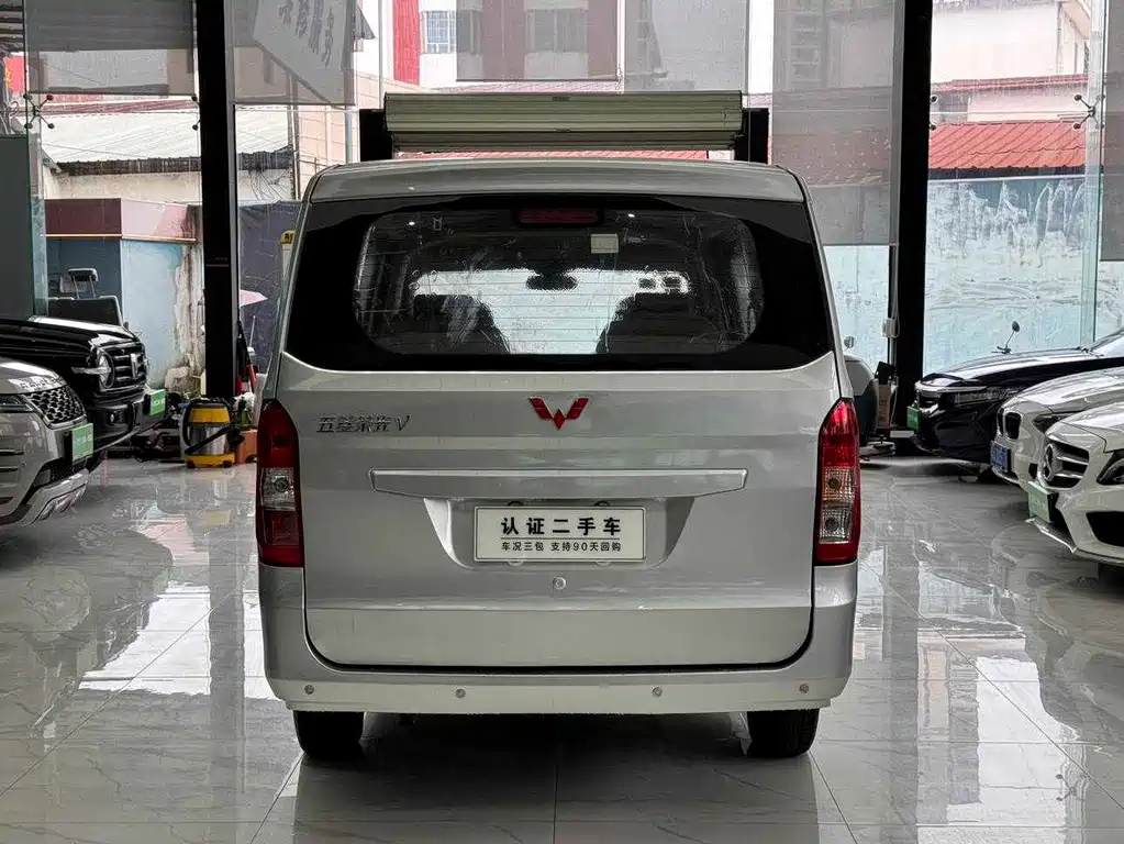 Wuling Rongguang V — миниатюра 3