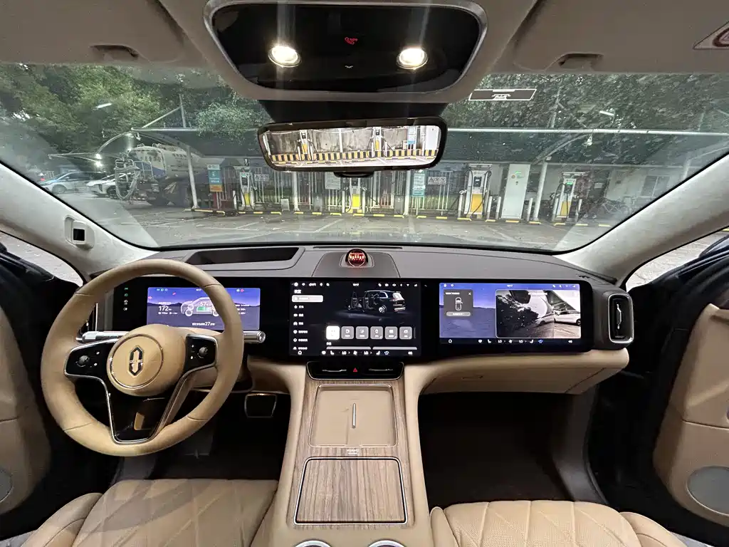 AITO ASK THE WORLD M8