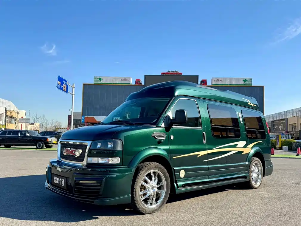Купить GMC Savana