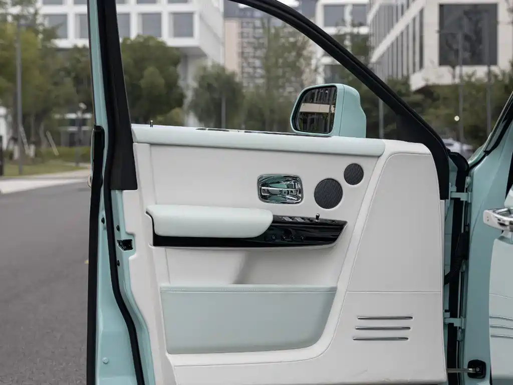 Rolls-Royce Phantom — миниатюра 19