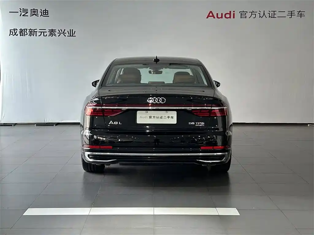 AUDI A8