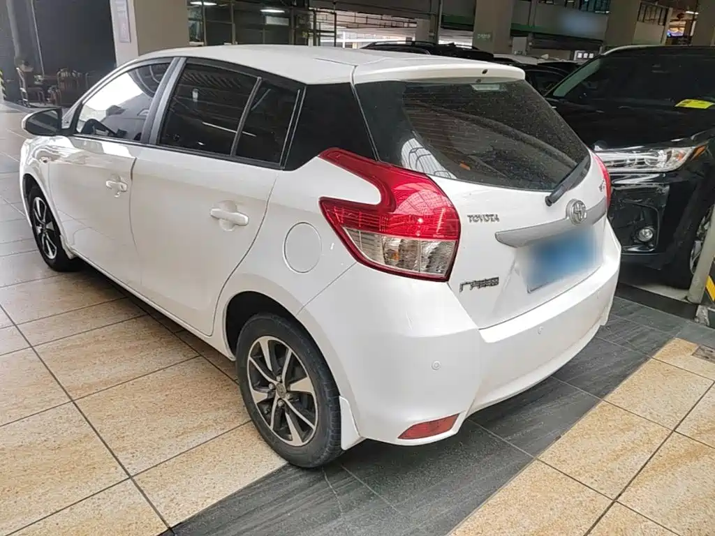Toyota Yaris L — миниатюра 5