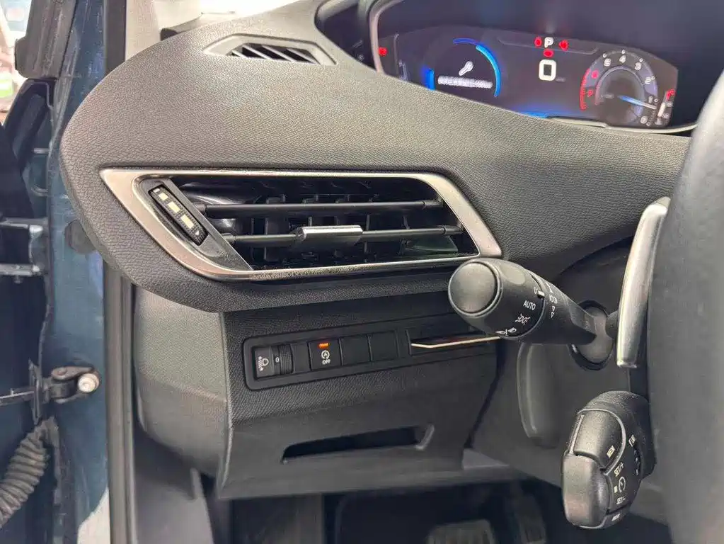 Peugeot 5008 — миниатюра 24
