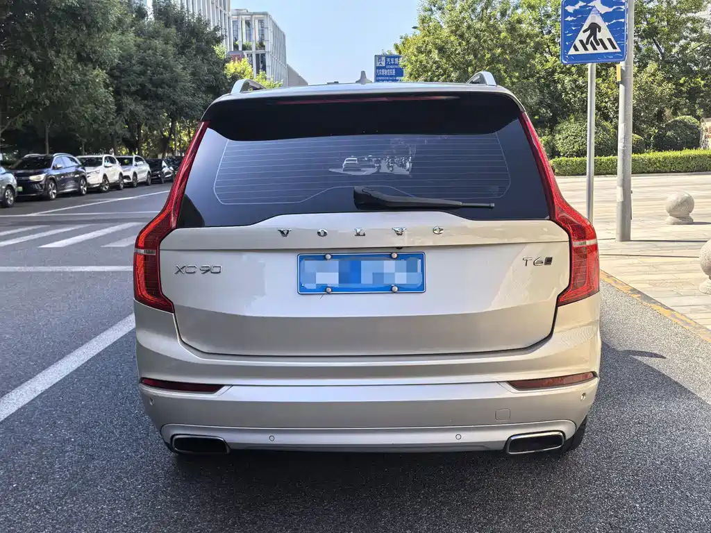 Volvo XC90 — миниатюра 4