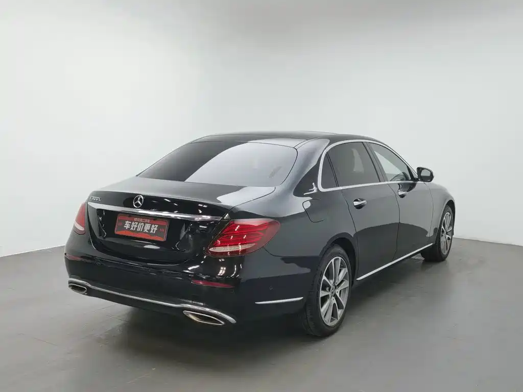 Mercedes-Benz E-Class — миниатюра 2