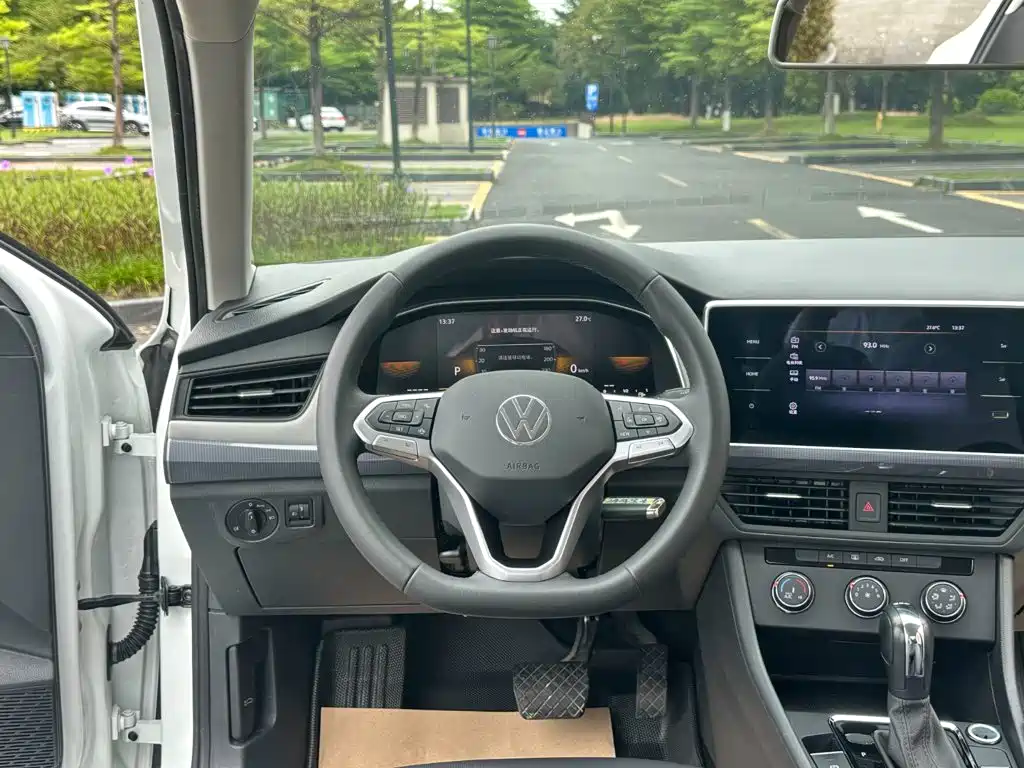 Volkswagen Bora — миниатюра 7