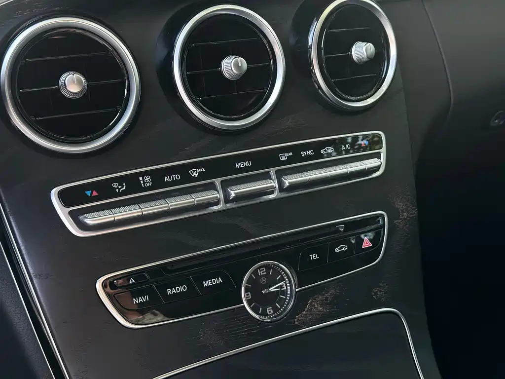 Mercedes-Benz C-Class — миниатюра 13