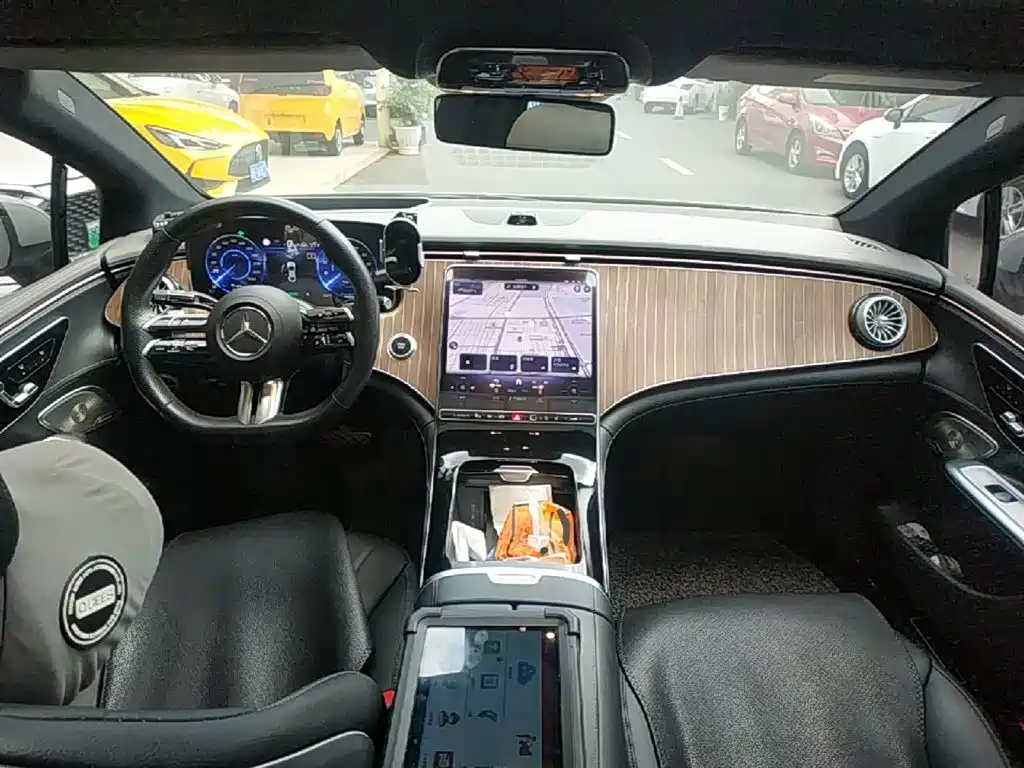 Mercedes-Benz EQE — миниатюра 10