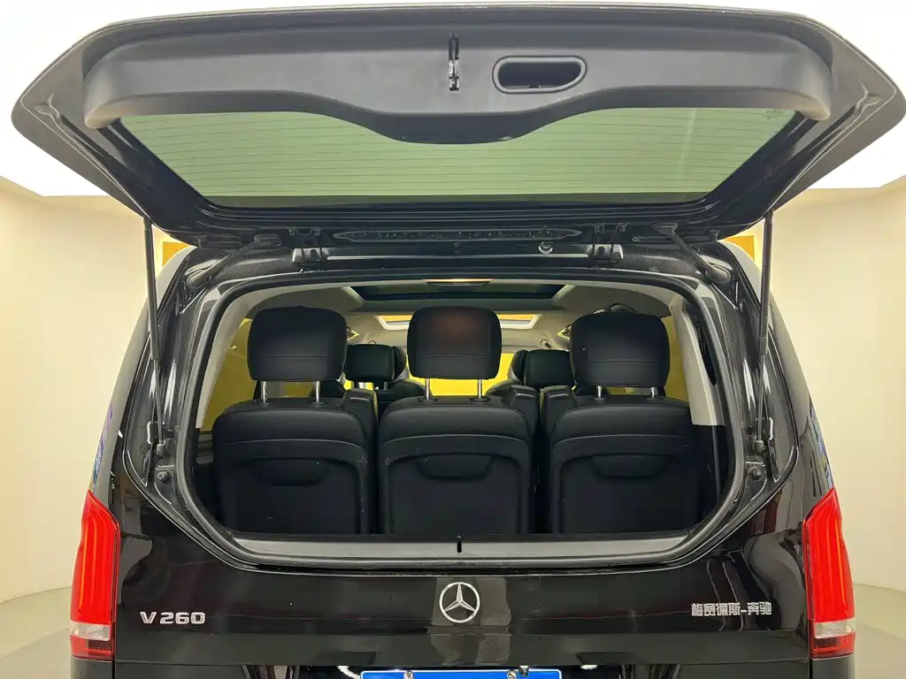Mercedes-Benz V-Class — миниатюра 13