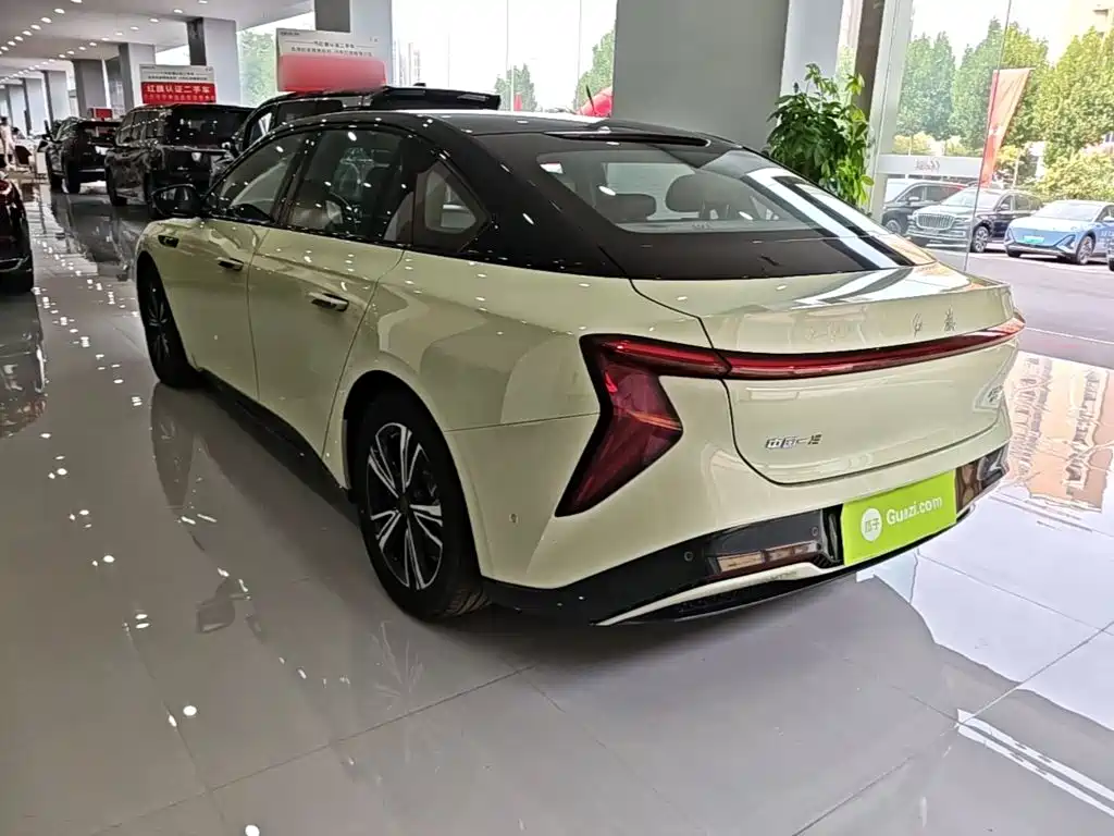 Hongqi Hongqi EH7 — миниатюра 5