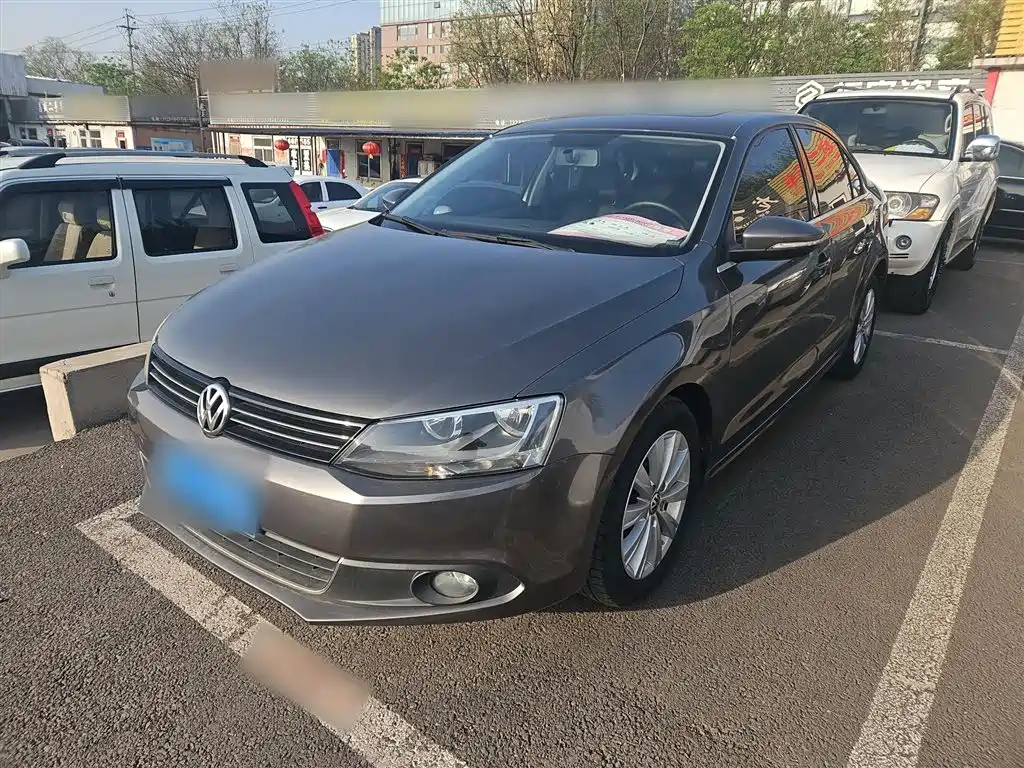 Volkswagen Sagitar 2014