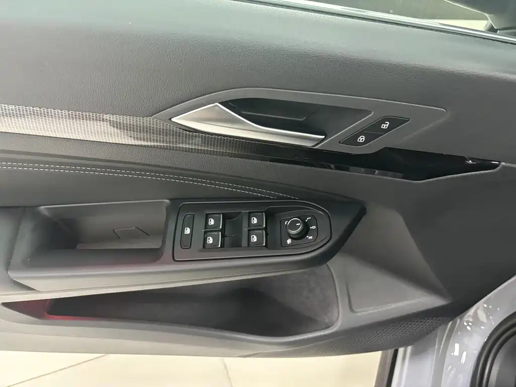 Volkswagen Golf — миниатюра 11