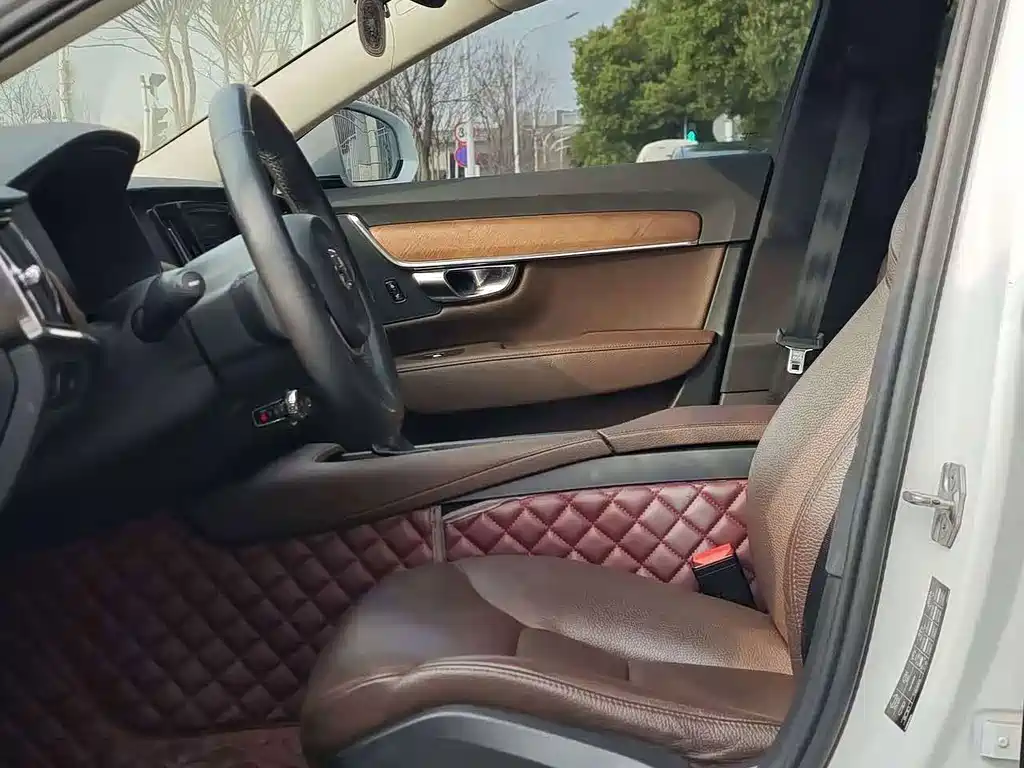 Volvo S90 — миниатюра 5