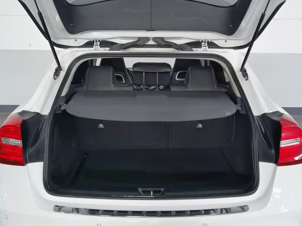 Mercedes-Benz GLA — миниатюра 16