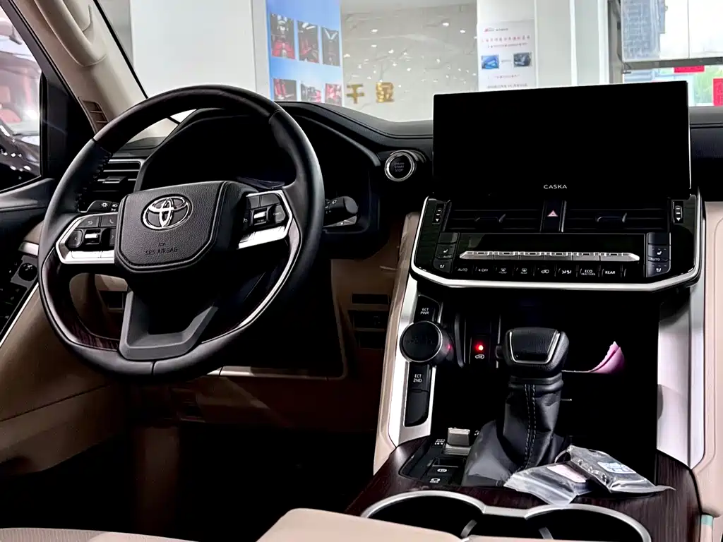 Toyota Land Cruiser - фото 13