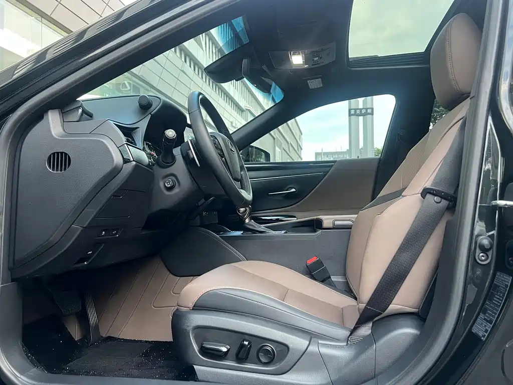 Lexus ES — миниатюра 7
