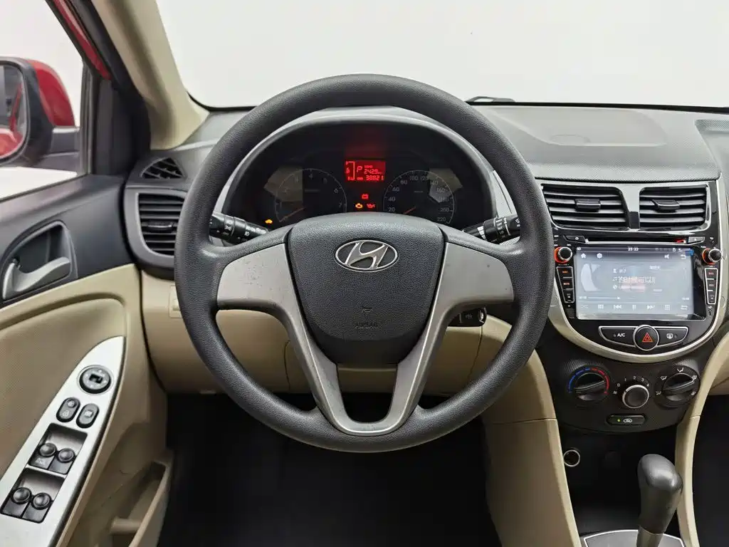 Hyundai Verna — миниатюра 11