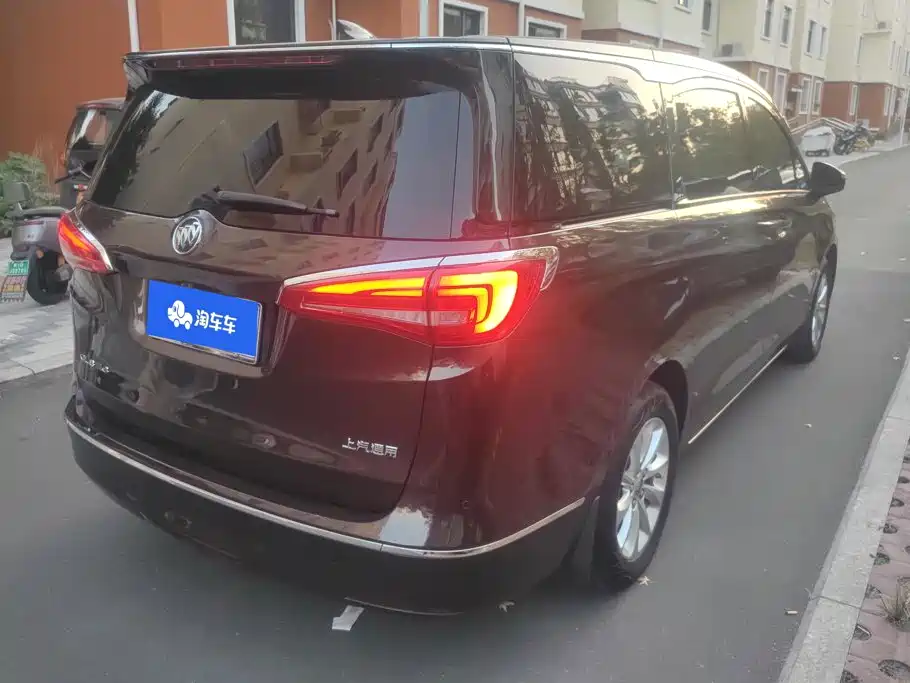 Buick GL8 — миниатюра 3