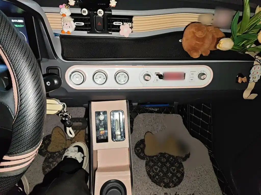 Wuling MINIEV — миниатюра 6