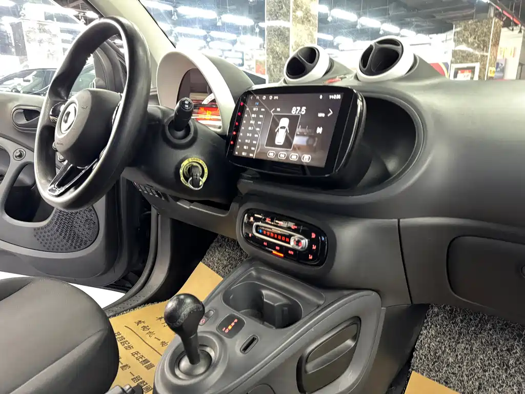 smart Smart Fortwo — миниатюра 10