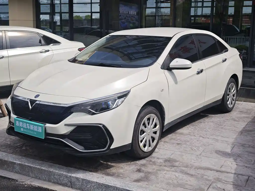 Venucia D60 EV 2022