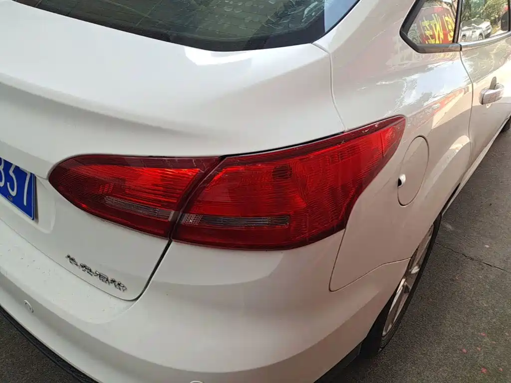 Ford Focus — миниатюра 8